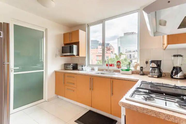 At The Heart Of Restaurants And Night Life Appartement